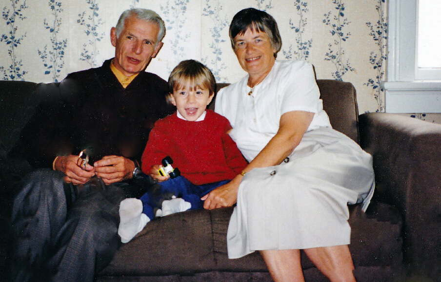 In an ideal world all grandparents would live close to their grandkids. As this is not always possible I have gathered 7 ideas to help grandparents build those special connections, even when they live in opposite corners of the world.